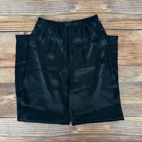 2/$20 Secret Treasures Cheetah Print PJ Set Medium - Picture 3 of 9